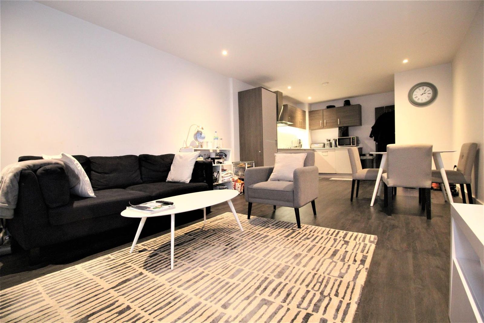 2-bedroom Apartment — photo 1