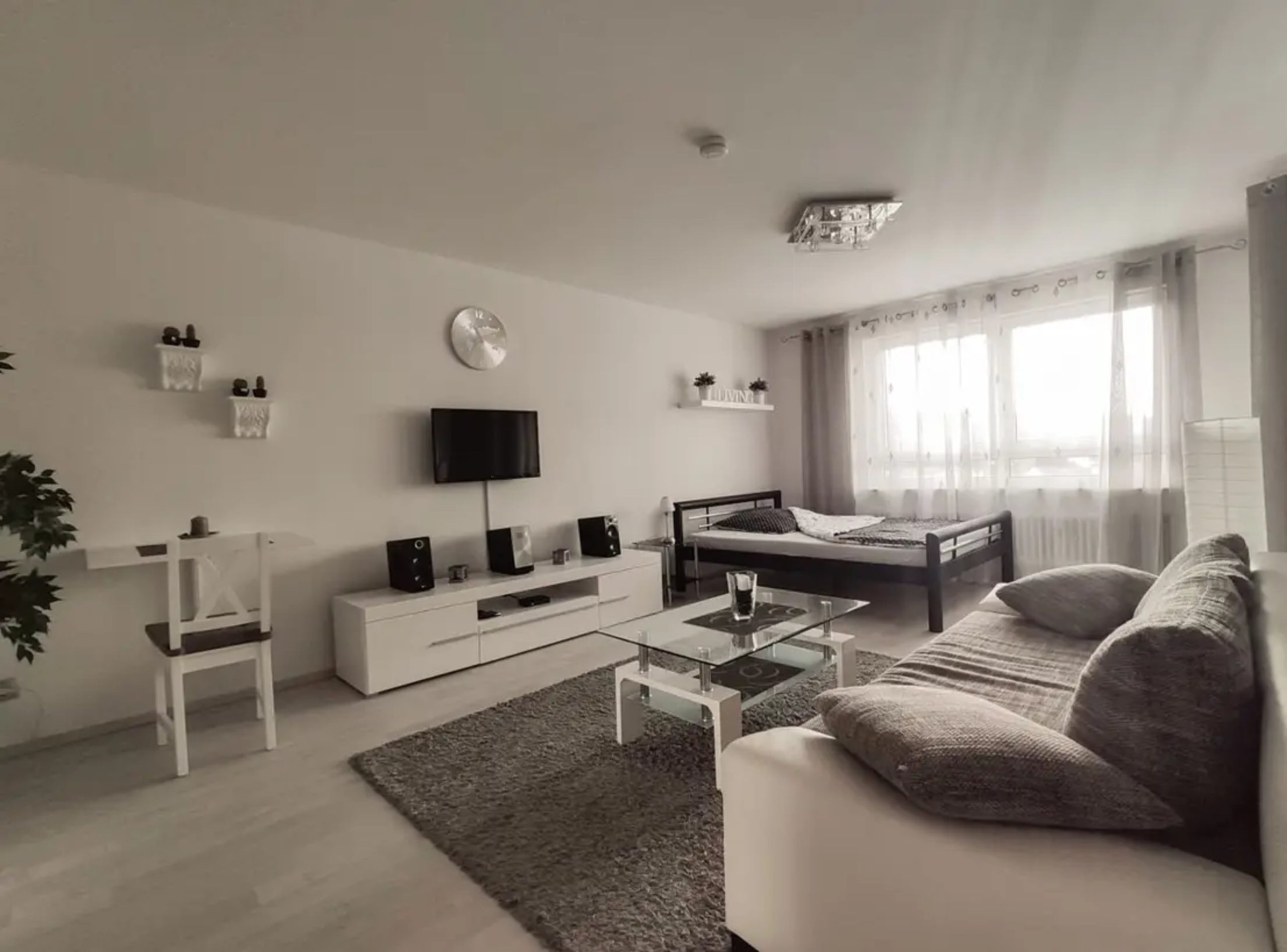 1-bedroom Apartment — photo 1