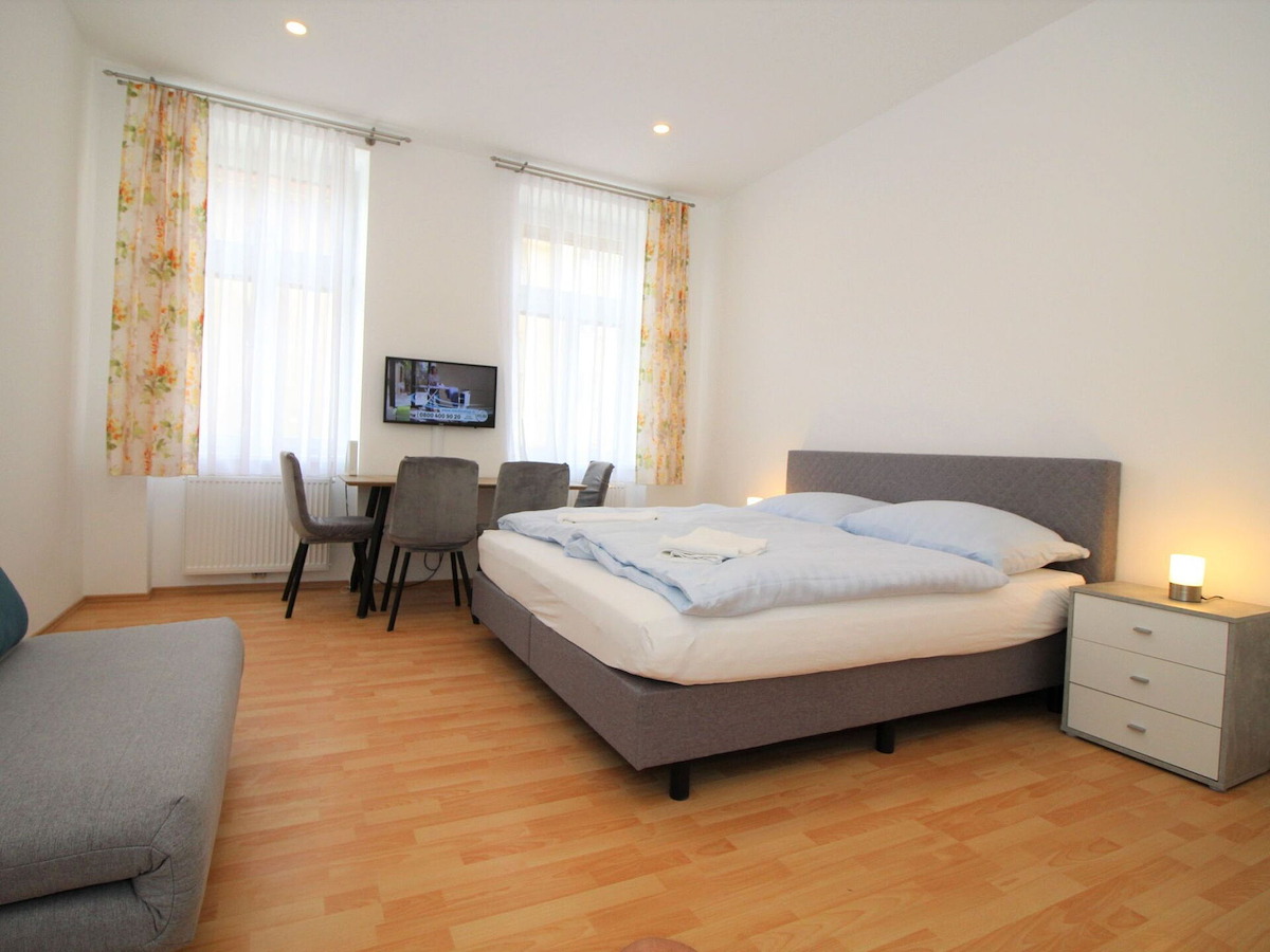 1-bedroom Apartment — photo 1
