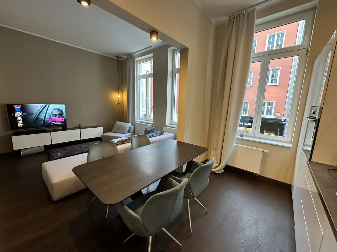 Bright & Spacious Apartment — photo 1